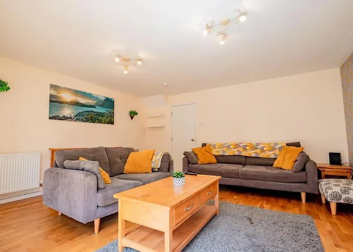 Host & Stay - Manfield Avenue